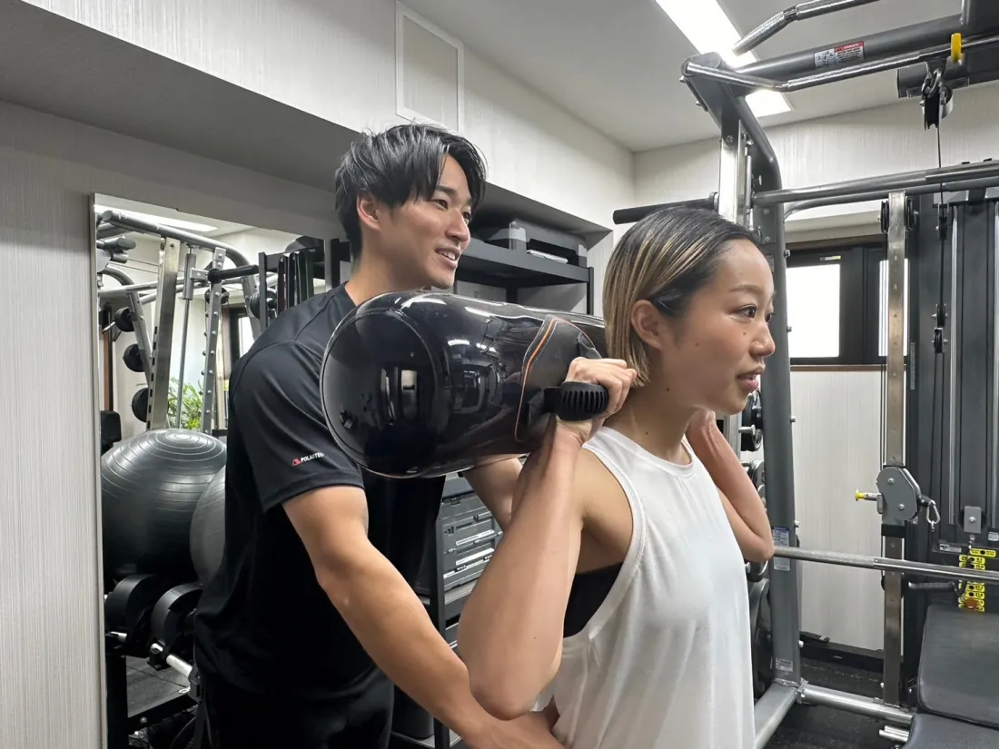 B-side GYM のトレーニング風景 — 40代からの身体の土台づくり